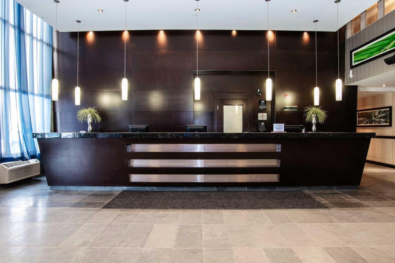 Sandman Hotel & Suites Calgary West Exterior photo