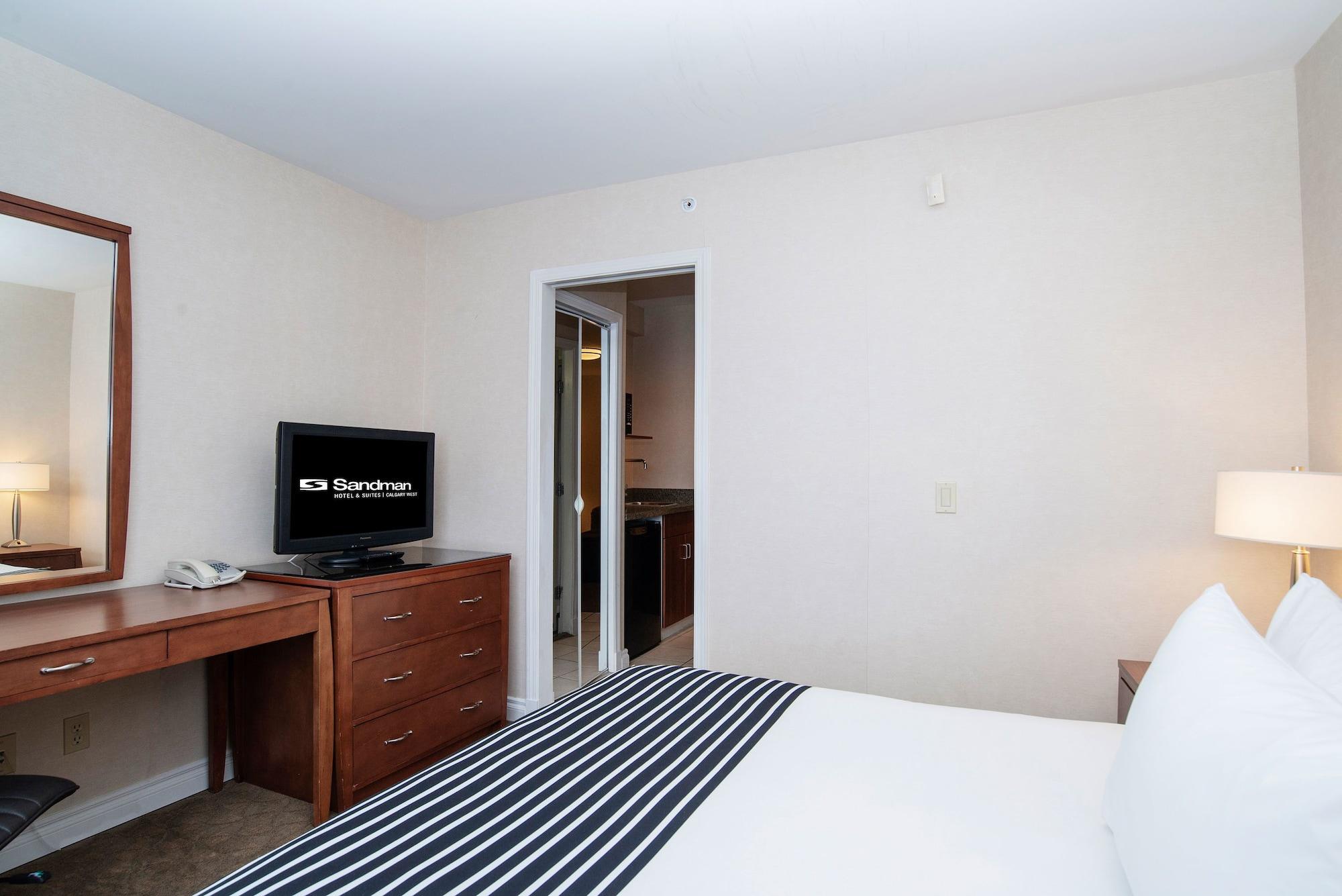 Sandman Hotel & Suites Calgary West Exterior photo