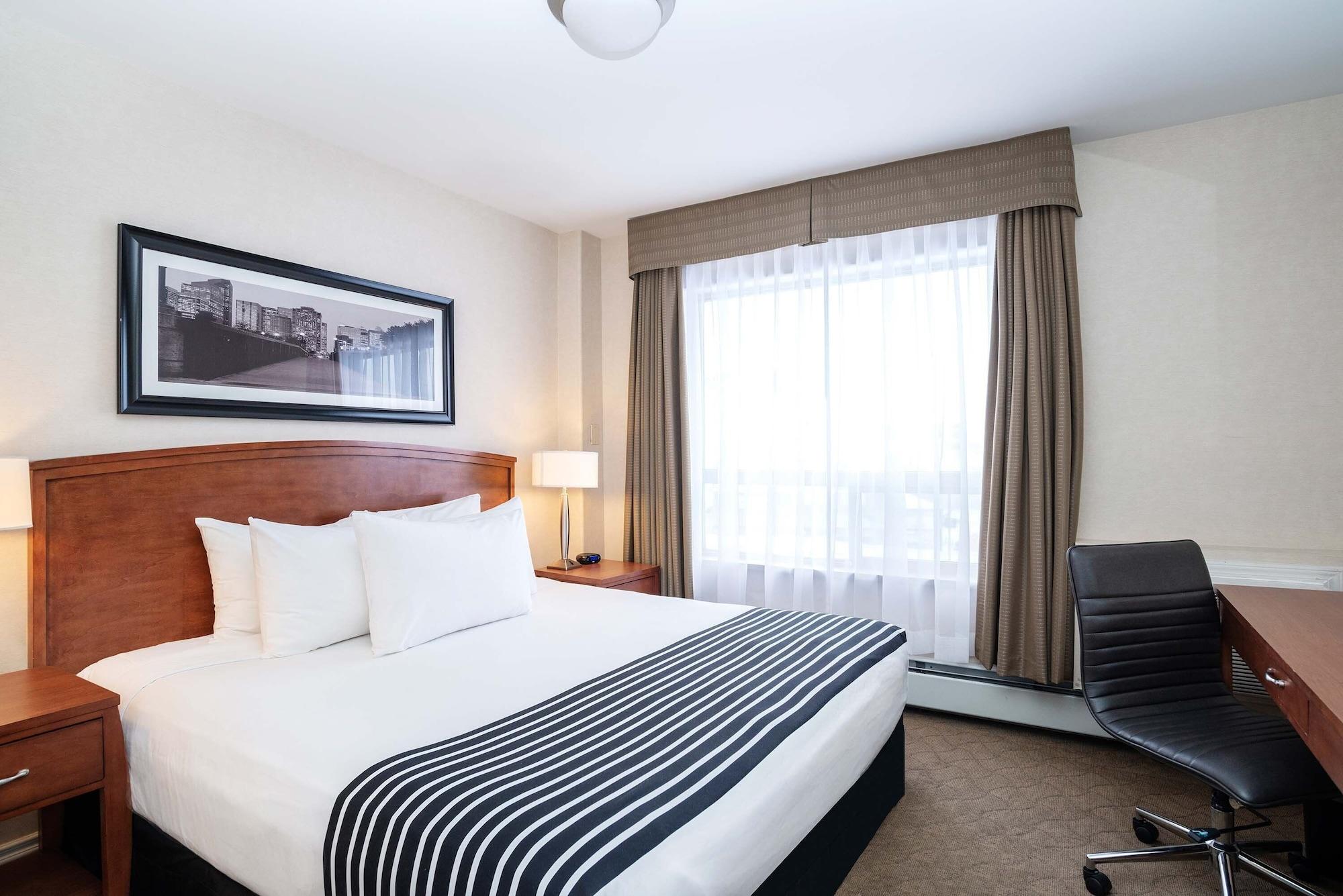 Sandman Hotel & Suites Calgary West Exterior photo