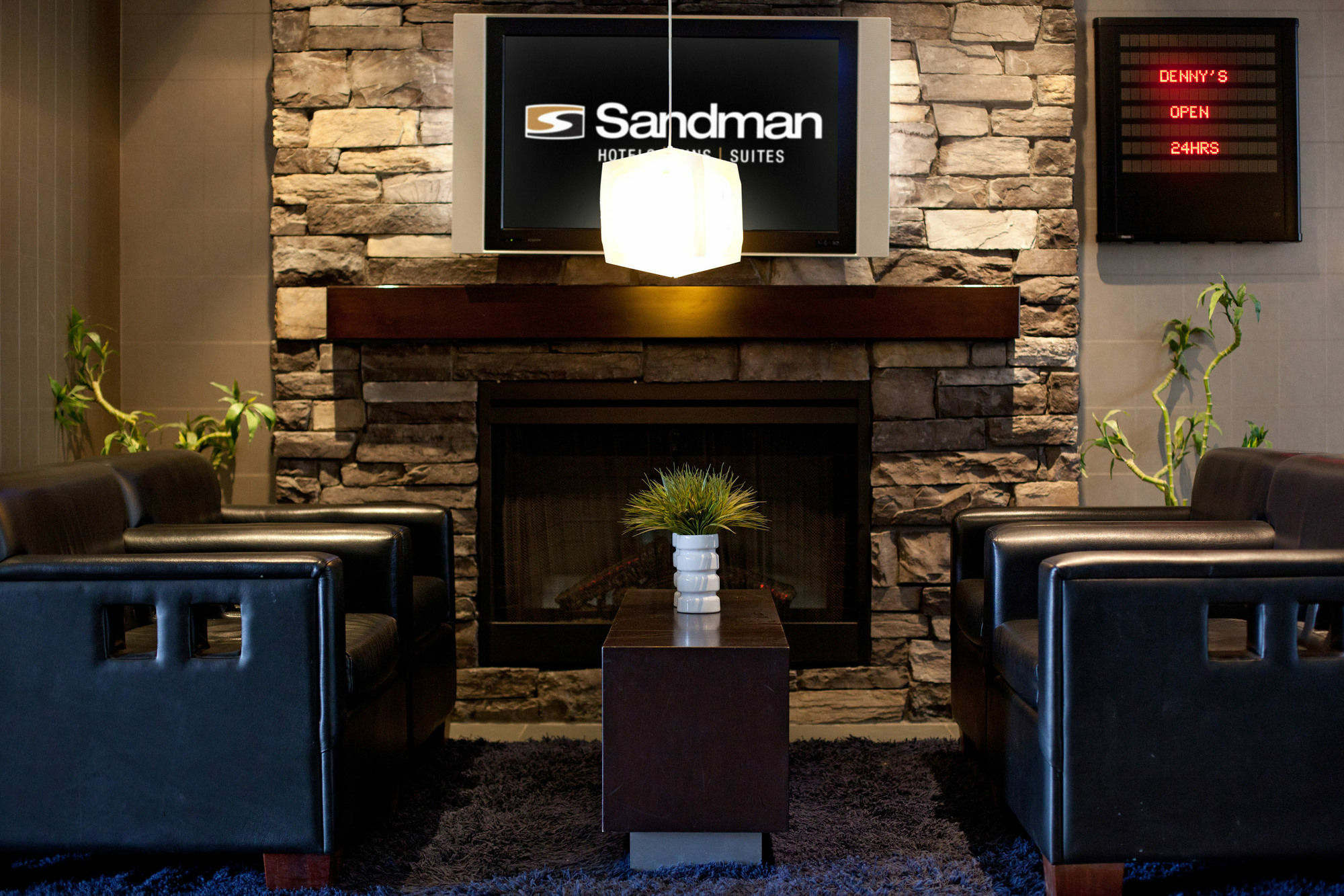 Sandman Hotel & Suites Calgary West Exterior photo